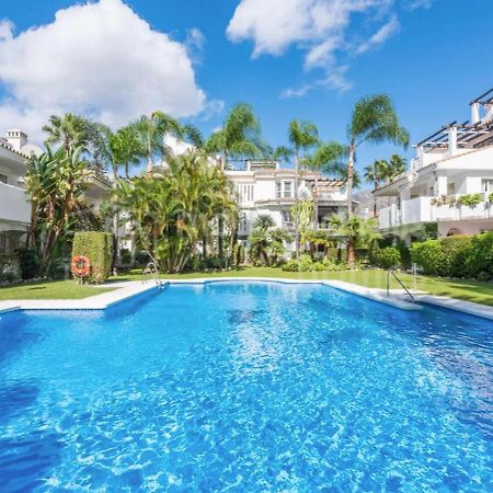 Вилла 4 Bed House With Pool Walk To Puerto Banus Fast Internet Марбелья Экстерьер фото